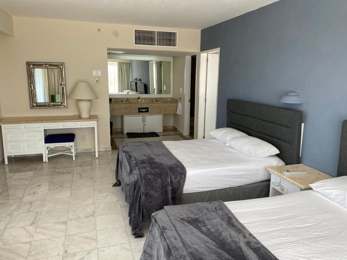 Condo In Ocean Front Resort カンクン エクステリア 写真